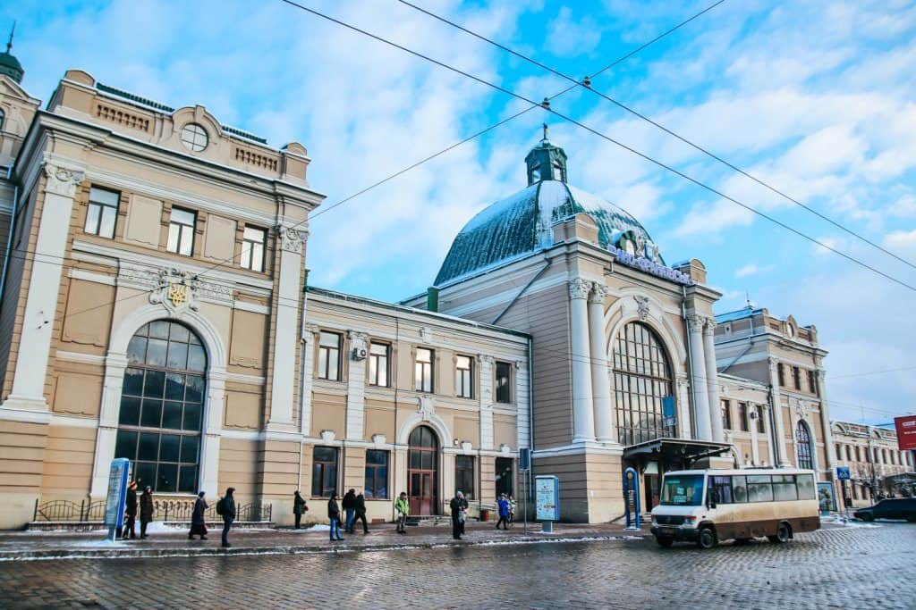 Железнодорожный вокзал Ивано-Франковск